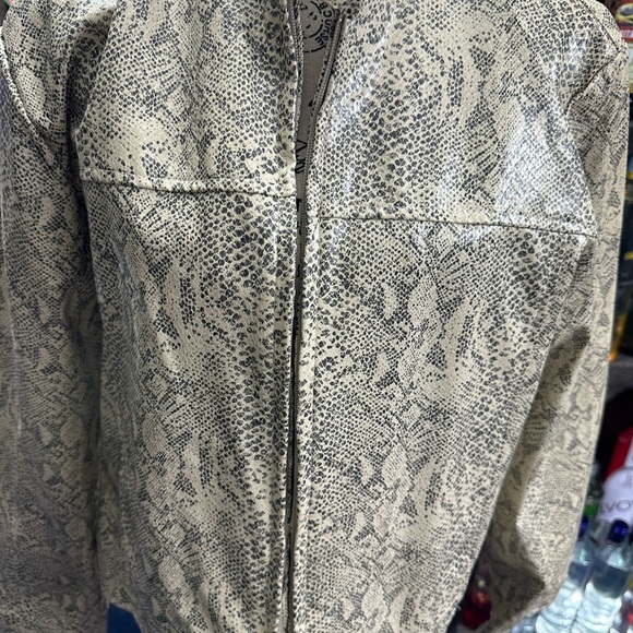 Snake jacket - Picture 3 of 9